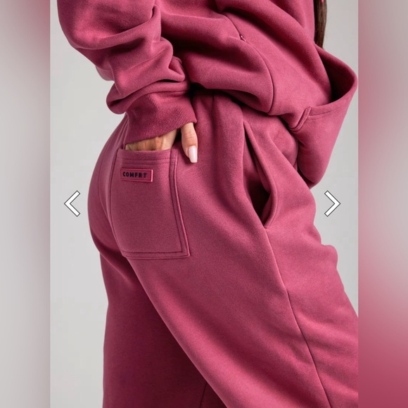 Comfrt Airplane Mode Travel Hoodie/ Jogger Set - Picture 4 of 11